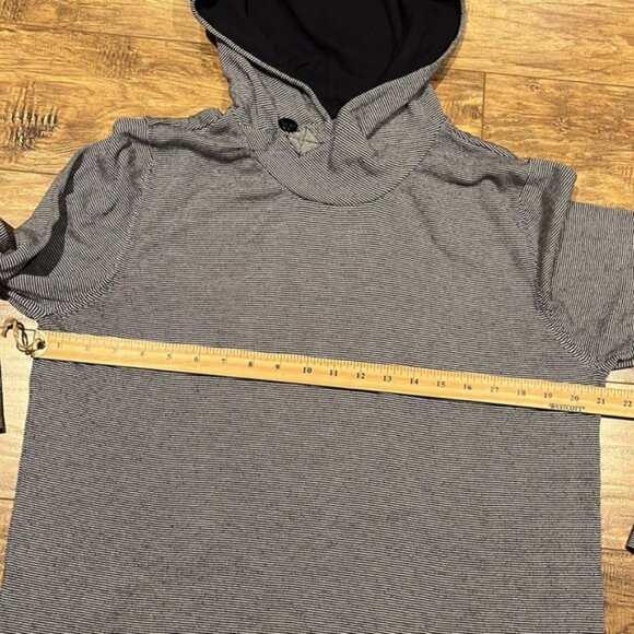 Jack & Jones Core small stripe patterned cross neck hoodie - Picture 7 of 12